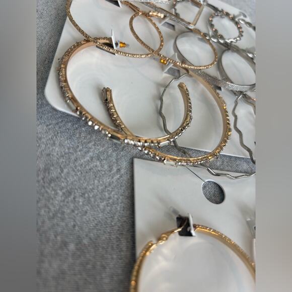 NWT Forever 21 Bundle of 9 Mixed Metal Hoop Earrings Collection Gold and Silver - Picture 5 of 6